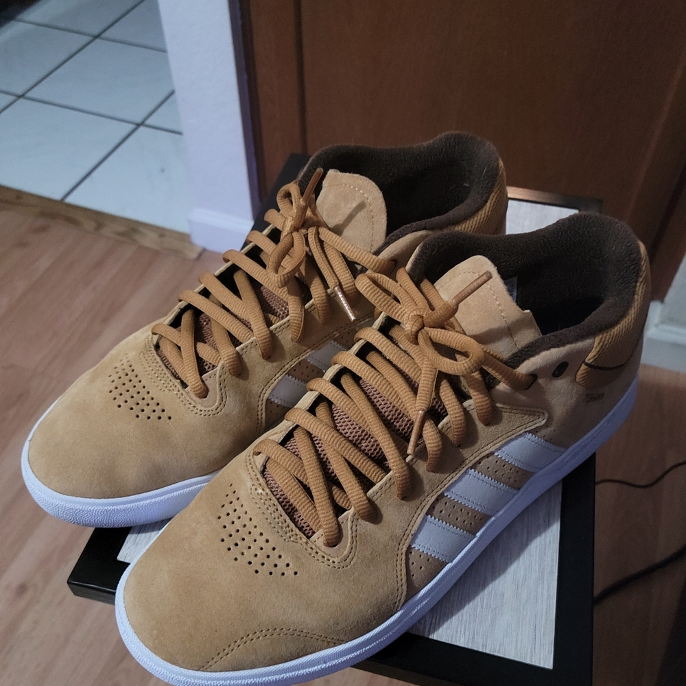 Adidas Tyshawn size 13